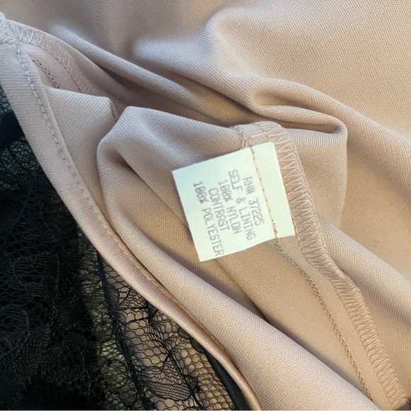 Lace skirt. dress label. Size 6 - Picture 5 of 5